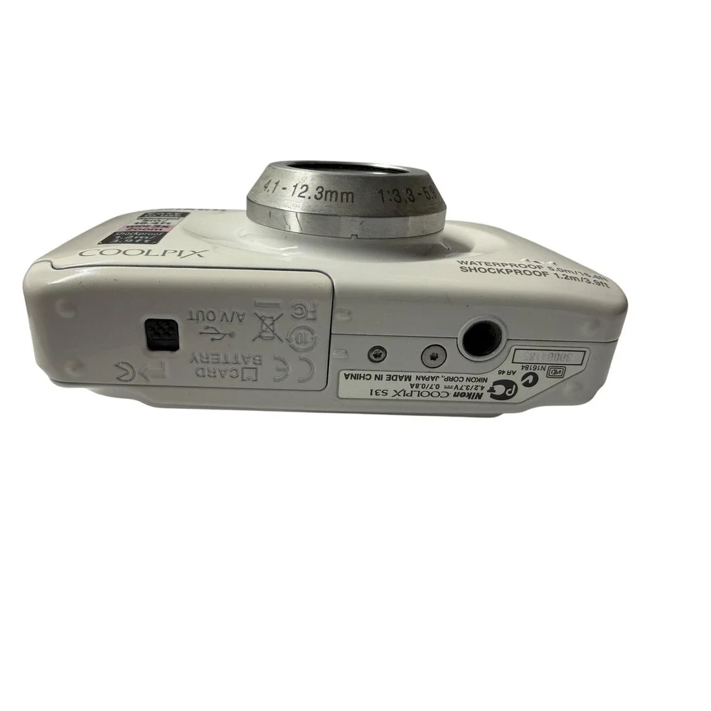 Nikon Coolpix S31 Digital Camera White Waterproof Shockproof 10.1MP 3x Zoom 8GB